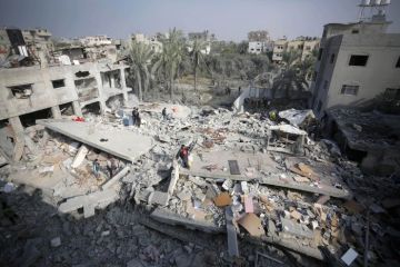 قتلى ومفقودين بانهيار مبنى في غزة قتلى ومفقودين بانهيار مبنى في غزة