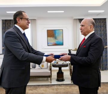 وزير الخارجية يؤكد خلال استقباله السفير المصري متانة العلاقات بين بغداد والقاهرة وزير الخارجية يؤكد خلال استقباله السفير المصري متانة العلاقات بين بغداد والقاهرة