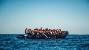 توضيح حكومي بشأن غرق 18 مهاجرا عراقيا دخلوا ليبيا بشكل غير شرعي توضيح حكومي بشأن غرق 18 مهاجرا عراقيا دخلوا ليبيا بشكل غير شرعي