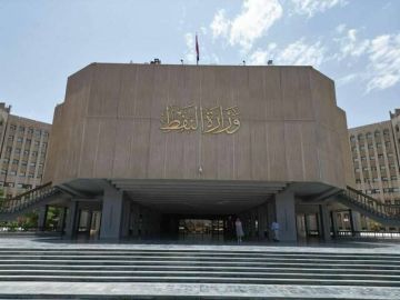 النفط العراقية تبحث مضاعفة استثمار الغاز بحقل نهر بن عمرلـ300 مليون مكعب يوميا النفط العراقية تبحث مضاعفة استثمار الغاز بحقل نهر بن عمرلـ300 مليون مكعب يوميا