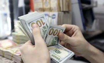 الدولار يواصل الانخفاض: الورقة بـ157,500 دينار الدولار يواصل الانخفاض: الورقة بـ157,500 دينار