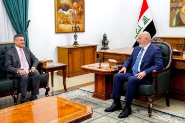 رئيس الجمهورية والقائم بأعمال السفارة الأمريكية يبحثان العلاقات الثنائية وسبل تطويرها رئيس الجمهورية والقائم بأعمال السفارة الأمريكية يبحثان العلاقات الثنائية وسبل تطويرها