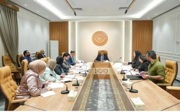 وزير المالية يعلن تثبيت العقود على الملاك الدائم ضمن مشروع الموازنة المقبلة وزير المالية يعلن تثبيت العقود على الملاك الدائم ضمن مشروع الموازنة المقبلة