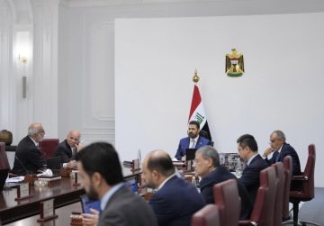 مجلس الوزراء يعقد جلسته الاعتيادية برئاسة الزيدي مجلس الوزراء يعقد جلسته الاعتيادية برئاسة الزيدي