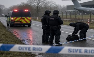 الشرطة البريطانية: حادث كبير قرب قاعدة فيرفورد الجوية.. واعتقالات بتهمة انتهاك قانون المتفجرات الشرطة البريطانية: حادث كبير قرب قاعدة فيرفورد الجوية.. واعتقالات بتهمة انتهاك قانون المتفجرات