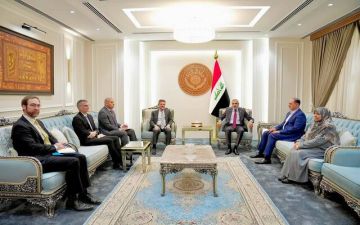 وزير المالية يبحث تسريع عمل الشركات الأمريكية في العراق بقطاعي النفط والطاقة وزير المالية يبحث تسريع عمل الشركات الأمريكية في العراق بقطاعي النفط والطاقة
