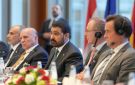 رئيس وزراء العراق يدعو الشركات الألمانية للاستثمار في بلاده