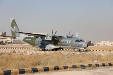 القوات المسلحة تتسلم مساعدات طبية من جمهورية التشيك لصالح المرضى في قطاع غزة القوات المسلحة تتسلم مساعدات طبية من جمهورية التشيك لصالح المرضى في قطاع غزة