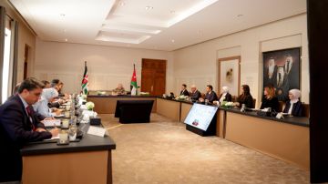 الملك يدعو إلى فتح أسواق جديدة أمام الصناعات الأردنية الملك يدعو إلى فتح أسواق جديدة أمام الصناعات الأردنية