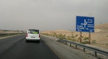 السرعة الجنونية للشاحنات تفاقم خطر الطريق الصحراوي رغم 3.25 مليون دينار للصيانة السرعة الجنونية للشاحنات تفاقم خطر الطريق الصحراوي رغم 3.25 مليون دينار للصيانة