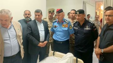 رئيس مجلس المفوضين ومحافظ العقبة يعودان مصابي حادثة تسرب الغاز