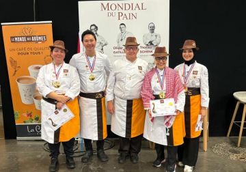 عمان الأهلية تفوز بالمركز الأول في المونديال العالمي للخبز بفرنسا عمان الأهلية تفوز بالمركز الأول في المونديال العالمي للخبز بفرنسا