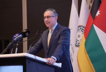 القضاة يدعو الشركات الألمانية لاتخاذ الأردن مركزا لمشروعات إعادة الاعمار في سوريا القضاة يدعو الشركات الألمانية لاتخاذ الأردن مركزا لمشروعات إعادة الاعمار في سوريا