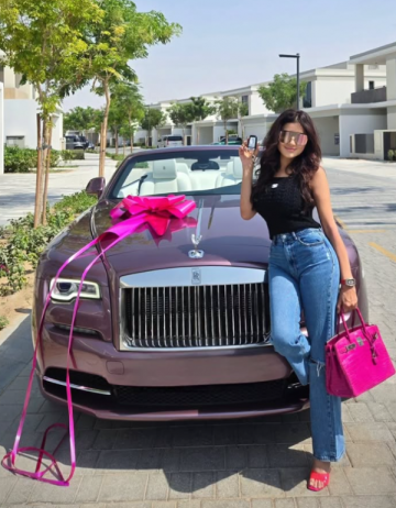 محمد سامي على تقديم سيارة فاخرة لزوجته: دخلي غير محدود 