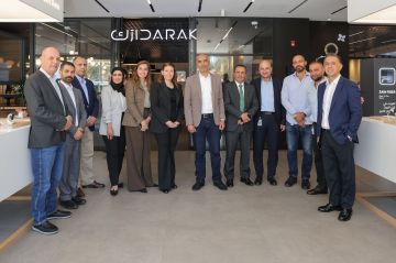 زين تستقبل رئيس مجلس مفوضي هيئة تنظيم قطاع الاتصالات ومفوضي المجلس