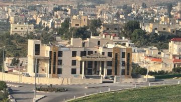 بلدية غرب إربد وغرفة التجارة تبحثان تعزيز التعاون