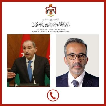 الصفدي يبحث مع نظيره البرتغالي الأوضاع بغزة بعد وقف إطلاق النار الصفدي يبحث مع نظيره البرتغالي الأوضاع بغزة بعد وقف إطلاق النار