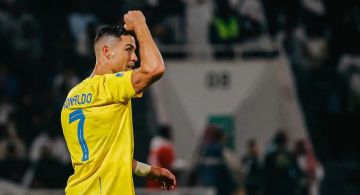 رونالدو أول ملياردير في عالم كرة القدم رونالدو أول ملياردير في عالم كرة القدم