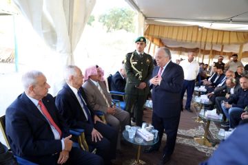 مندوبا عن الملك وولي العهد. العيسوي يعزي عشيرتي الزعبي والحوارات مندوبا عن الملك وولي العهد. العيسوي يعزي عشيرتي الزعبي والحوارات