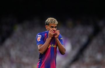 الجماهير في المدرجات تسكت لامين جمال.. وريال مدريد يوقف اللاعب في الميدان (فيديو) الجماهير في المدرجات تسكت لامين جمال.. وريال مدريد يوقف اللاعب في الميدان (فيديو)