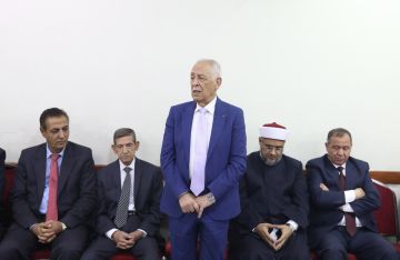 مندوبا عن الملك وولي العهد. العيسوي يعزي عشيرتي الدلابيح والعكور مندوبا عن الملك وولي العهد. العيسوي يعزي عشيرتي الدلابيح والعكور