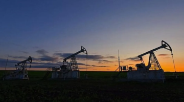 أسعار النفط تتراجع 14 دولارا في 2025 أسعار النفط تتراجع 14 دولارا في 2025