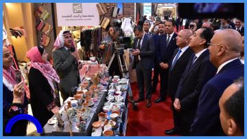 حسان يزور جناح الأردن المشارك في معرض تراثنا