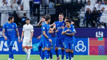 الهلال يهزم السد بثلاثية ويعزز صدارته الآسيوية الهلال يهزم السد بثلاثية ويعزز صدارته الآسيوية