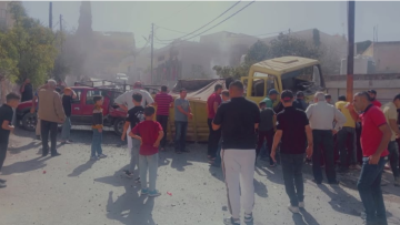 حادث سير بين مركبتين يغلق طريق نزول حلاوة في عجلون حادث سير بين مركبتين يغلق طريق نزول حلاوة في عجلون