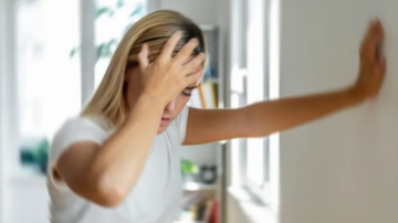 7 أعراض لا تتجاهلها .. فقد تشير إلى الإصابة بسرطان الدماغ 7 أعراض لا تتجاهلها .. فقد تشير إلى الإصابة بسرطان الدماغ