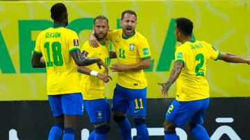 لاعب البرازيل يعلن إصابته بالسرطان وخضوعه لجراحة لاعب البرازيل يعلن إصابته بالسرطان وخضوعه لجراحة