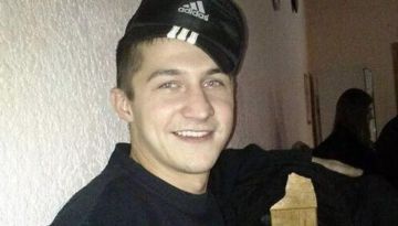 أب يجبر مغتصب ابنته على حفر قبره بيديه أب يجبر مغتصب ابنته على حفر قبره بيديه