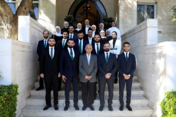 العيسوي: الملك يحمل لواء التحديث والاستقرار.. والقضية الفلسطينية بوصلة لا تحيد. العيسوي: الملك يحمل لواء التحديث والاستقرار.. والقضية الفلسطينية بوصلة لا تحيد.
