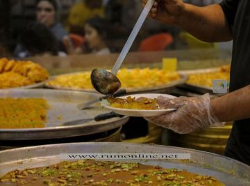 محل حلويات شهير يرفع أسعاره دون إشعار مسبق والزبائن يحتجون محل حلويات شهير يرفع أسعاره دون إشعار مسبق والزبائن يحتجون