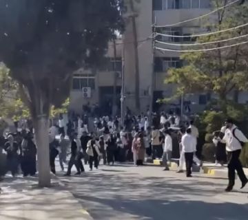 توقيف 50 شخصا على خلفية مشاجرة الجامعة الأردنية وإصابة 7 أشخاص توقيف 50 شخصا على خلفية مشاجرة الجامعة الأردنية وإصابة 7 أشخاص