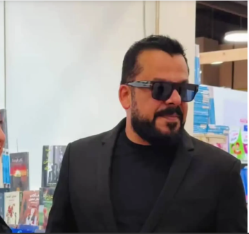 منذر رياحنه يوقع روايته عالم يتنفس الموت