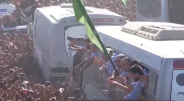 إسرائيل تفرج عن معتقلين من سجني عوفر و كتسيعوت  إسرائيل تفرج عن معتقلين من سجني عوفر و كتسيعوت