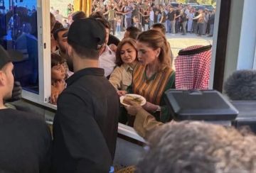 الملكة رانيا تزور محافظة معان الملكة رانيا تزور محافظة معان