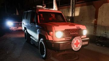 إعلام عبري: الصليب الأحمر يسلم إسرائيل 3 جثث إعلام عبري: الصليب الأحمر يسلم إسرائيل 3 جثث