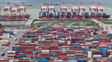 التجارة الصينية تسجل نموا يتجاوز التوقعات في أيلول