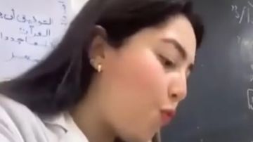 فيديو لمعلمة جزائرية يشعل الإعجاب بأسلوبها المبتكر