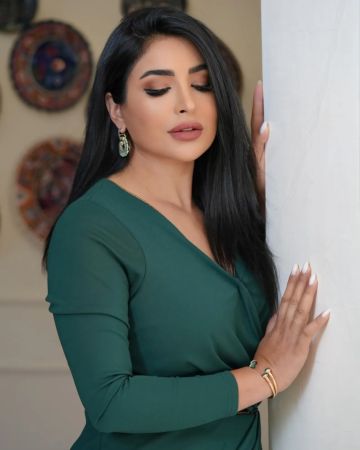 شخص مقرب جدا منها...مصادر مطلعة تكشف تفاصيل سرقة 5 ملايين درهم من الشاعرة نجاح المساعيد شخص مقرب جدا منها...مصادر مطلعة تكشف تفاصيل سرقة 5 ملايين درهم من الشاعرة نجاح المساعيد