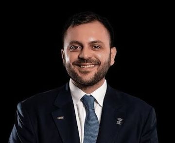 الأمير عمر بن فيصل يرعى إطلاق أول سباق للطائرات المسيرة الأمير عمر بن فيصل يرعى إطلاق أول سباق للطائرات المسيرة