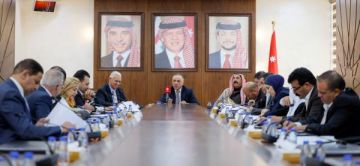 لجنة الرد على خطاب العرش تقدم صيغته لمجلس النواب لجنة الرد على خطاب العرش تقدم صيغته لمجلس النواب