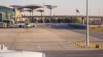 وزير النقل يشدد على تطوير مداخل ومخارج مطار الملكة علياء وتنظيم حركة المسافرين