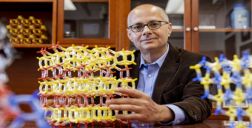 العالم الأردني ياغي .. قصة نجاح بدأت من عمان وانتهت بجائزة نوبل