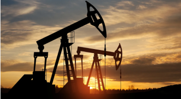 النفط ينخفض وسط توقعات بوجود فائض في المعروض العام المقبل النفط ينخفض وسط توقعات بوجود فائض في المعروض العام المقبل