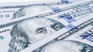 صفقة تجارية واستثمارية بين بريطانيا والسعودية بقيمة 8.6 مليار دولار صفقة تجارية واستثمارية بين بريطانيا والسعودية بقيمة 8.6 مليار دولار