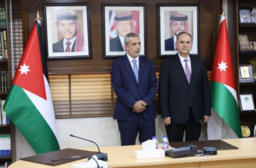 45 محاميا يؤدون اليمين القانونية أمام وزير العدل 45 محاميا يؤدون اليمين القانونية أمام وزير العدل