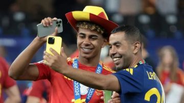 قلق في برشلونة من والد لامين يامال